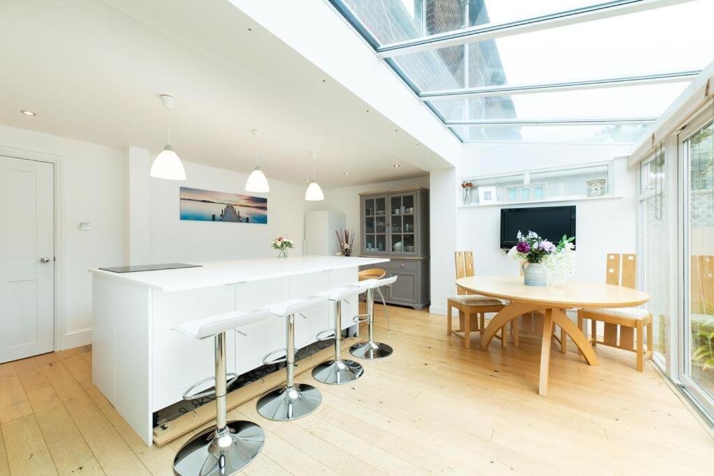 Aderta Stylish House Villa Poole Buitenkant foto