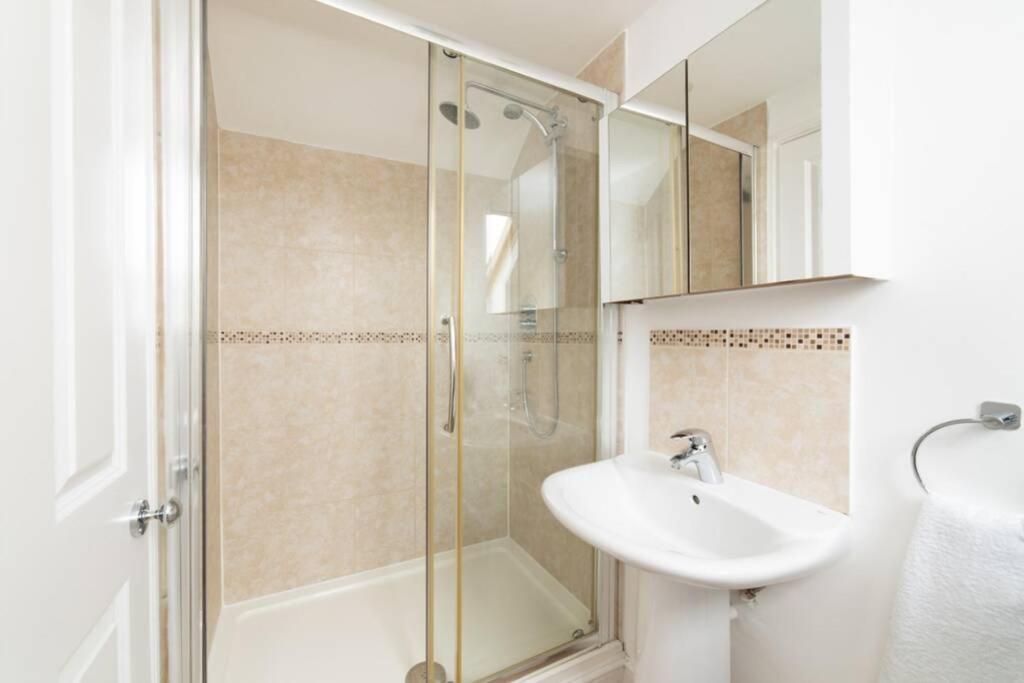 Aderta Stylish House Villa Poole Buitenkant foto